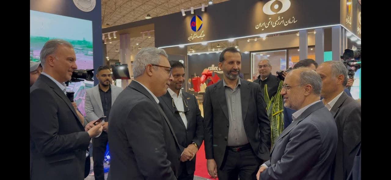 بازديد معاون معدنی وزیر صمت از غرفه چادرملو در متافو تبريز بازديد معاون معدنی وزیر صمت از غرفه چادرملو در متافو تبريز